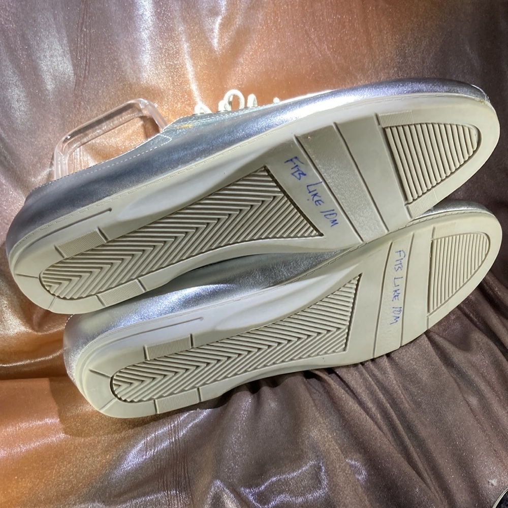 VINTAGE 90’s bowling style silver lace up flats size 11 box 6‎ fits like 11. - Picture 5 of 6